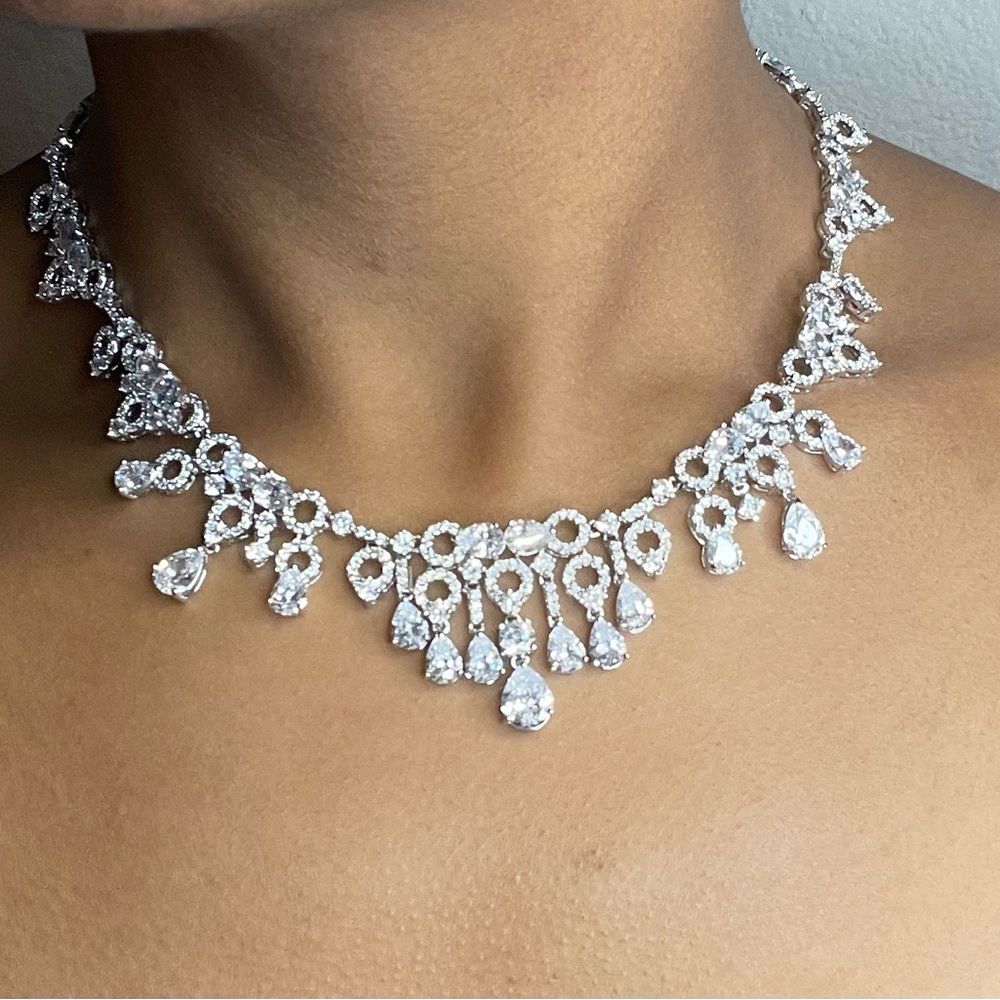 Silver Teardrop Necklace